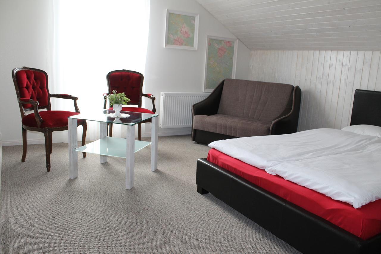Viesu Nams Amrai Hotel Ventspils Buitenkant foto